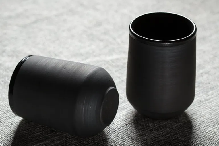 Vaidava Ceramics Eclipse mugg, 0,3 l, svart