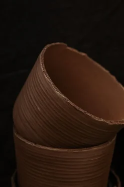 Vaidava Ceramics Soil kruka med fat; S, brun