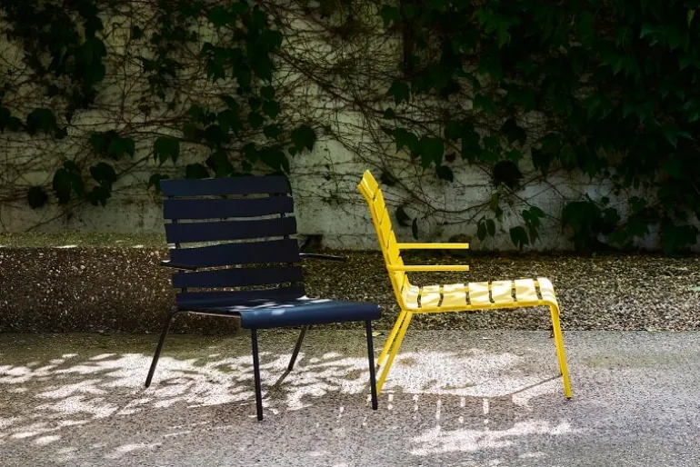 valerie_objects Aligned lounge stol, gul