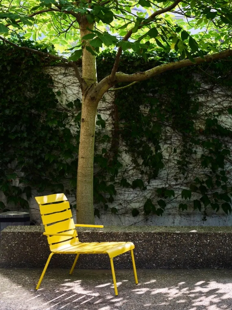 valerie_objects Aligned lounge stol, gul