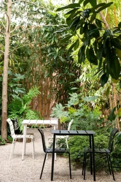 valerie_objects Aligned stol, svart