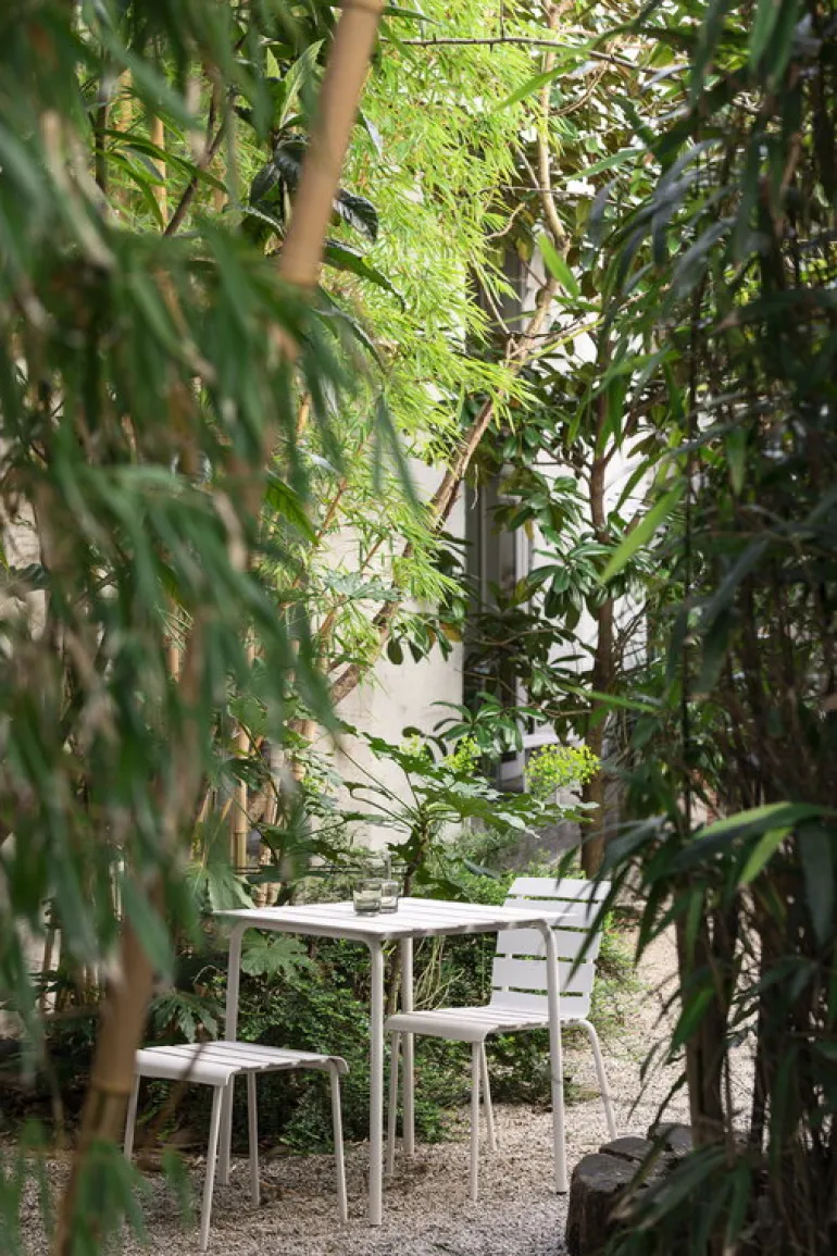 valerie_objects Aligned stol, off-white