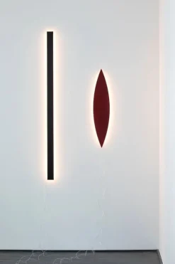 valerie_objects Tramonto 04 vägglampa, mörkröd