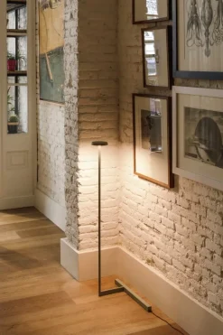 Vibia Flat 5955 golvlampa, svart