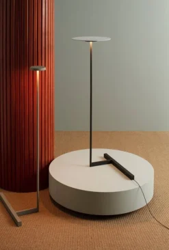Vibia Flat 5955 golvlampa, svart