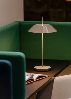 Vibia Mayfair Mini 5495 bärbar bordslampa, beige