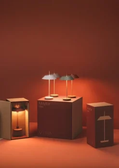 Vibia Mayfair Mini 5495 bärbar bordslampa, beige