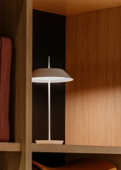 Vibia Mayfair Mini 5495 bärbar bordslampa, varmvit