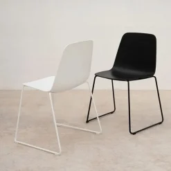 Viccarbe Maarten stol, slädben, svart