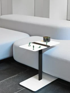 Viccarbe Serra lågt, rektangulärt bord med rem, svart - vitt