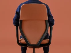 Vitra ACX Mesh arbetsstol, djupsvart - terrakotta