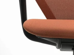 Vitra ACX Mesh arbetsstol, djupsvart - terrakotta
