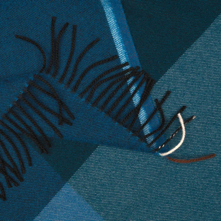 Vitra Colour Block filt, svart - blå