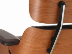 Vitra Eames Lounge Chair, ny storlek, American cherry - svart läder