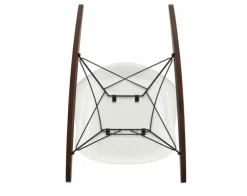 Vitra Eames RAR gungstol, vit - basic dark - mörk lönn