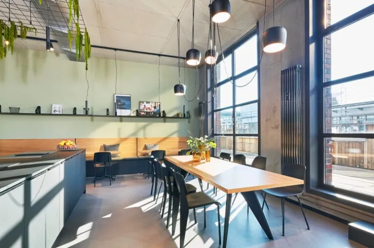 Vitra Em Table 240 x 90 cm, ek - svart