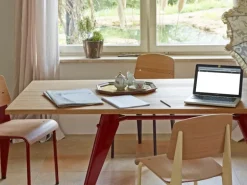 Vitra EM-bord 220 x 90 cm, ek - japansk röd