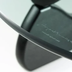 Vitra Noguchi soffbord, valnöt