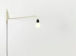 Vitra Petite Potence vägglampa, Prouvé Blanc Colombe