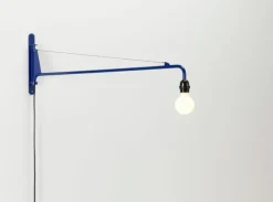 Vitra Petite Potence vägglampa, Prouvé Bleu Marcoule