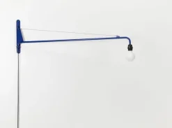 Vitra Petite Potence vägglampa, Prouvé Bleu Marcoule