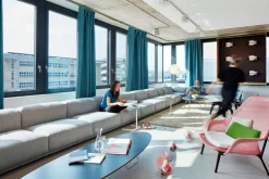 Vitra Slow Chair, röd/grädde - choklad