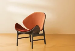 Warm Nordic The Orange loungestol, rökt ek - brick red/rusty rose