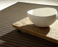 Woodnotes New York matta, svart - natur