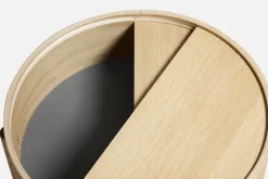 Woud Arc sidobord, vitpigmenterad ek