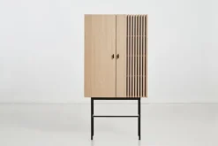 Woud Array högt skåp, ek