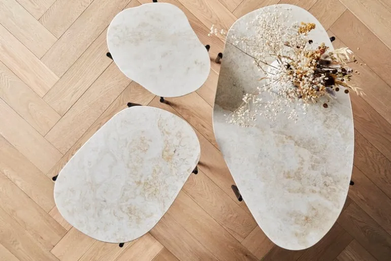 Woud La Terra sidobord, L, elfenbensfärgad travertin - svart