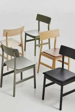 Woud Pause matstol 2.0, oljad ek - konjakfärgat läder