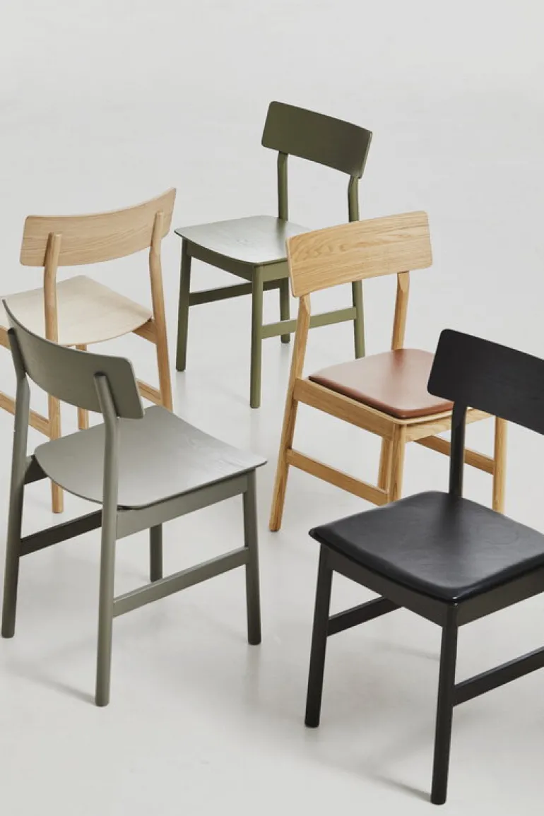 Woud Pause matstol 2.0, oljad ek - konjakfärgat läder