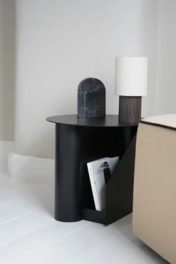 Woud Sentrum sidobord, svart