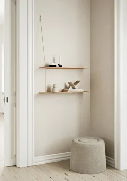 Woud Stedge hylla, 80 cm, vitlackerad ek – mässing