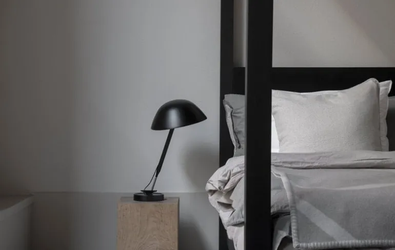 Wästberg w103 Sempé b bordslampa, kolsvart