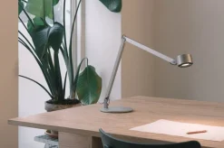 Wästberg w227 Winkel alu bordslampa, raw tumbled