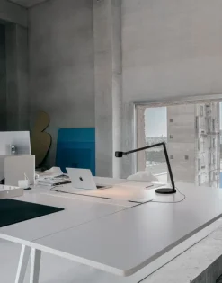 Wästberg w227 Winkel alu bordslampa, jet black